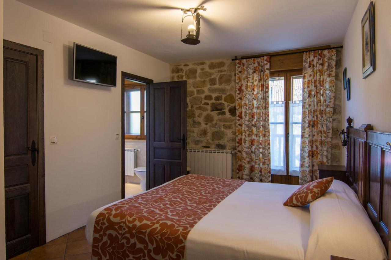 Posada Y Apartamentos Trebuesto De Guriezo Extérieur photo